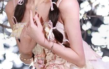 观赏Bomi(普美)的全新裤里丝图集更新，体验不一样的艺术魅力！