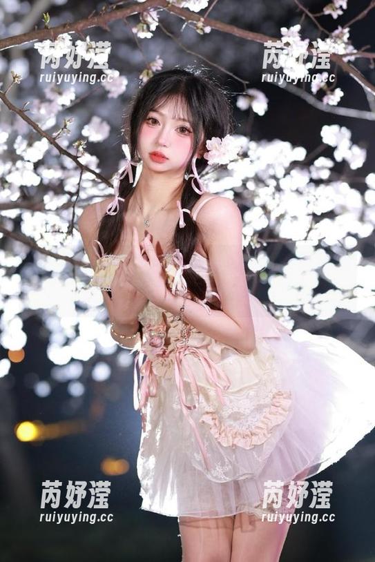 观赏Bomi(普美)的全新裤里丝图集更新，体验不一样的艺术魅力！