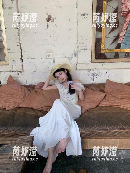 Feilin嗲囡囡-Celina青妍 Feilin嗲囡囡 - 直击你的心灵!Celina青妍女神最新写真资源现已开放,看完让你陶醉!