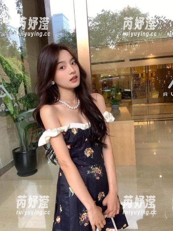 GIRLT果团网 - little贝壳喵用日常精选套图，捕捉生活中的每一份温暖与感动