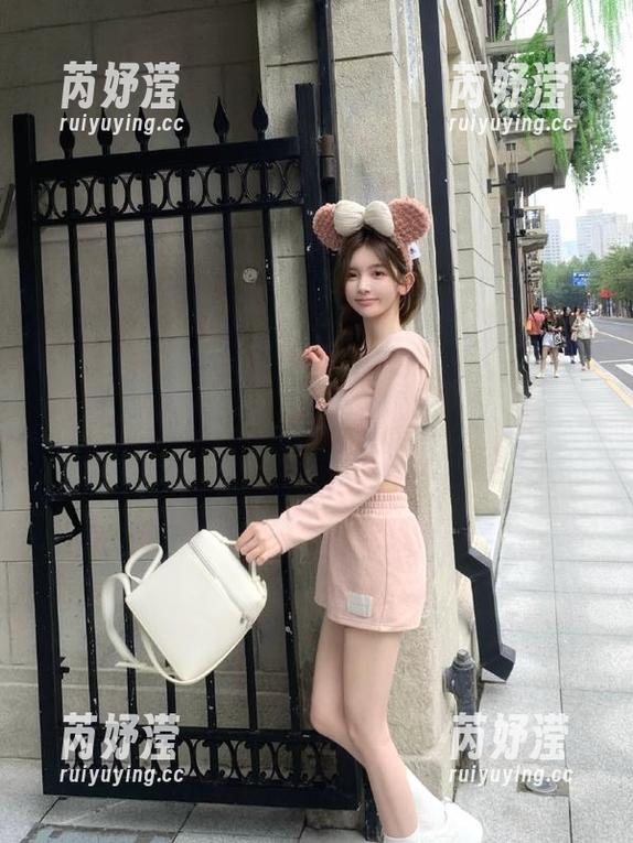 GIRLT果团网 - 裴希西婚纱写真精选，图片传达纯美婚礼的梦想与期待