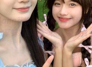 HuaYang花漾 – 与Emily顾奈奈酱一起在线分享妹妹的写真美图，感受青春每一个美妙瞬间