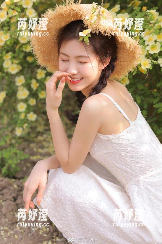 HuaYang花漾 - 高清妲己_Toxic白丝私人写真，快来下载，发现她的独特魅力与风格！