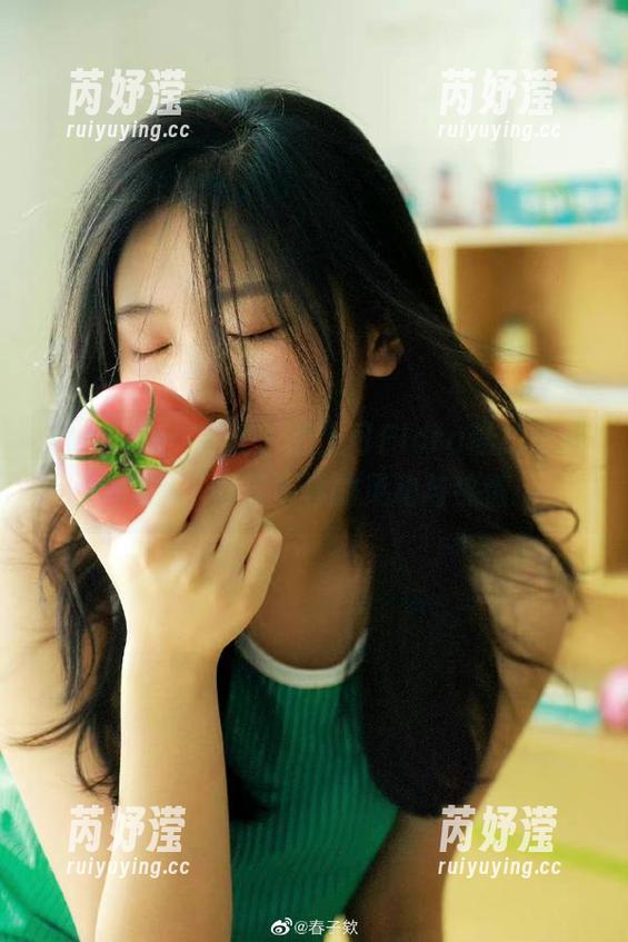 HuaYang花漾-心上可Flora HuaYang花漾 - 心上可Flora私拍短裤作品,尽显青春的灵动与热情
