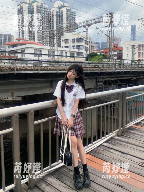 HuaYan花の颜-Abby李雅 HuaYan花の颜 - Abby李雅的经典套装高清写真,一场视觉艺术与时尚的完美盛宴