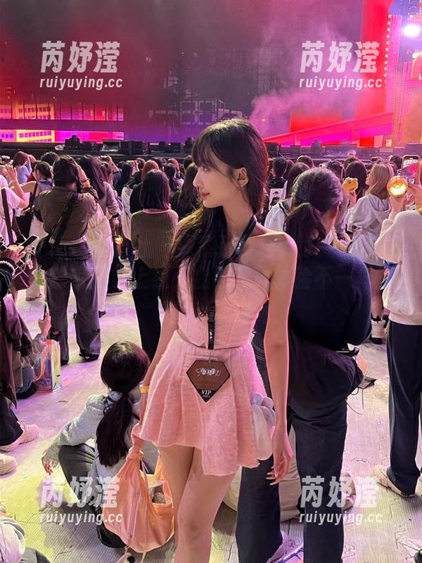 IMiss爱蜜社-孙梦瑶V IMiss爱蜜社 - 探索孙梦瑶V的皮衣魅力,独家图集上线,立即下载体验不一样的时尚风格!