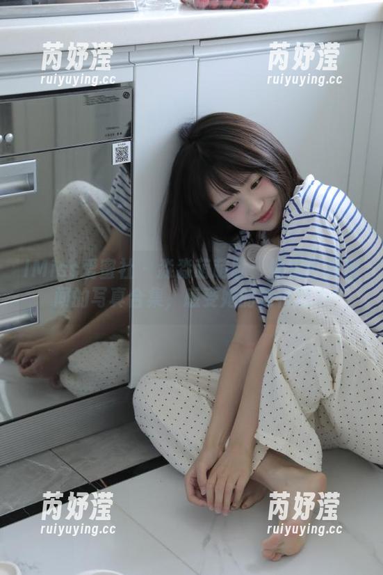 IMiss爱蜜社-淼淼萌萌哒 IMiss爱蜜社 - 淼淼萌萌哒:捕捉可爱瞬间的写真合集,感受她的独特魅力