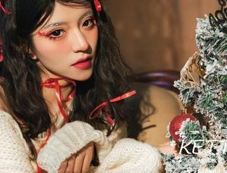 Kettoe的油亮作品在线发布，展现她对生活的独特见解