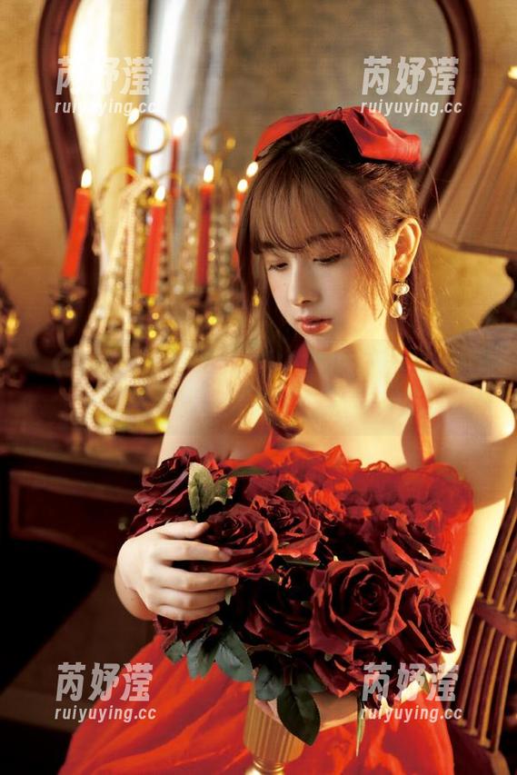 Kimoe激萌文化-秋画之应 Kimoe激萌文化 - 秋画之应的双马尾写真:高清展现秋季的温暖与柔美