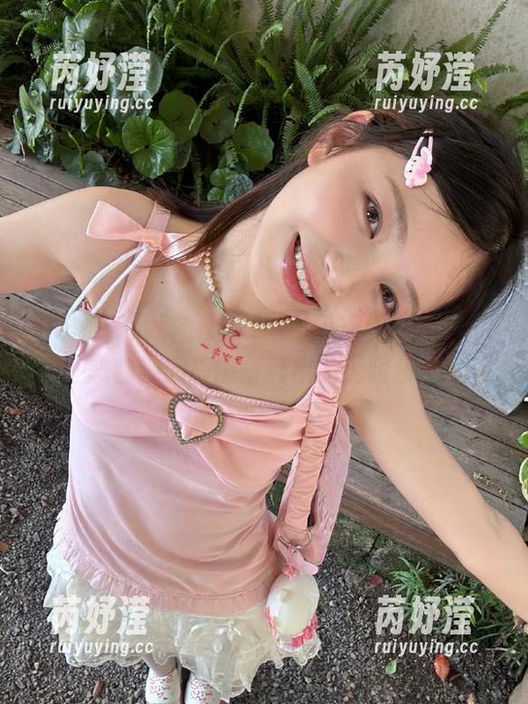来吧，一起解锁KuukoW的2020年10月恋物视频高清写真集的无限乐趣