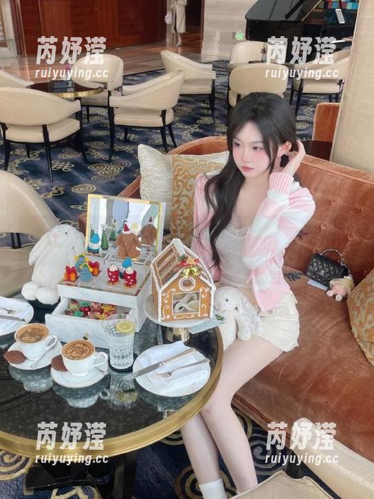 私拍作品集锦：KuukoW与Mobius如何重塑我们对摄影的认知