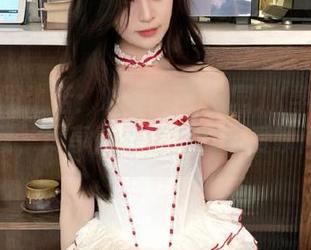 深入校园生活：喵糖映画校园JK学妹图集下载，尽享青春活力的可爱瞬间。