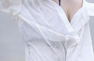 俯瞰摄影世界：喵糖映画慵懒的JK高清写真别样柔美