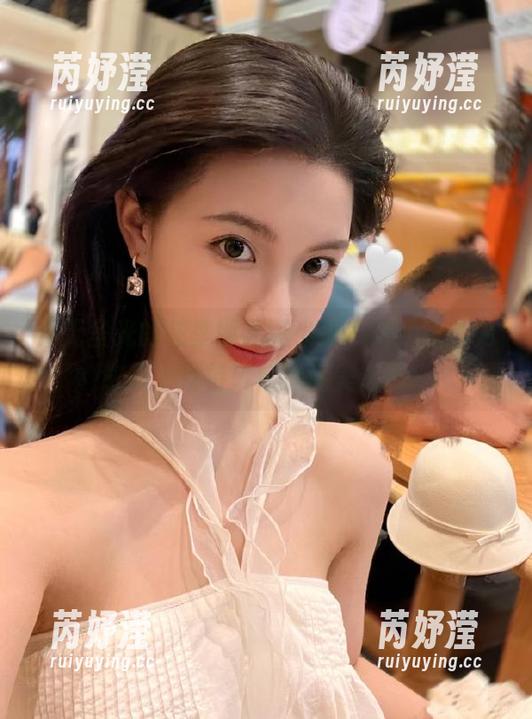 看无圣光的花季婴儿肥少女，喵糖映画为您奉上独特风格的精美套图！