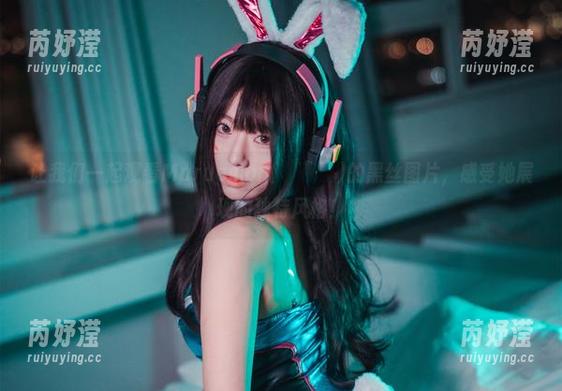 让我们一起观看Maruemon(마루에몽)的黑丝图片，感受她展现的独特风格！