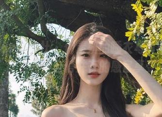 MiiTao蜜桃社 – 伊素妍的睡衣写真图包：让柔和与自信并存的感官享受