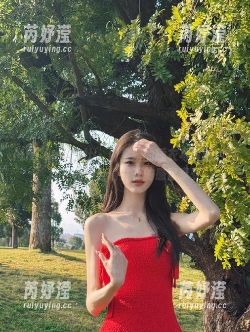 MiiTao蜜桃社 - 伊素妍的睡衣写真图包：让柔和与自信并存的感官享受