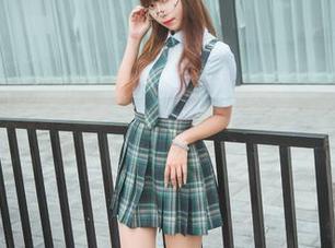 Money冷冷与职业装的完美邂逅，图集亮相，等你来下载欣赏！