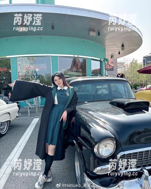 在线获取Natsuko夏夏子天台写真，尽享丰富多彩的视觉资源