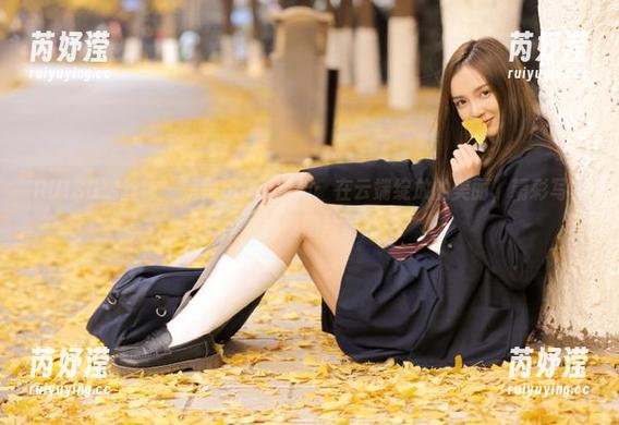 RUISG瑞丝馆 - 楚楚baby空姐：在云端绽放的美丽，精彩写真与细腻照片集锦