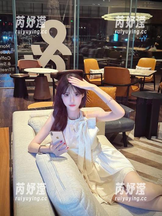 RUISG瑞丝馆 - 潘琳琳ber高跟鞋写真集精选，完美演绎高跟鞋的魅力