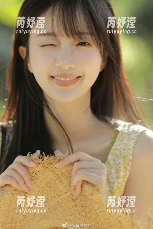 SHENSHI绅士-魅儿 SHENSHI绅士 - 魅儿在可爱的背后:她的图库写真让人忍不住想笑的理由!