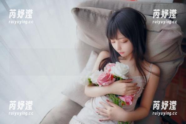 Shika小鹿鹿 Shika小鹿鹿的小秘密:美图合集中的裸足时刻,展现真实自我!