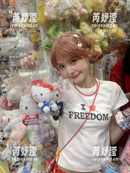 TGOD推女神-小九Vin TGOD推女神 - 小九Vin的和服写真图包合集:在这个秋天,你绝对不能错过的绝美视觉盛宴!
