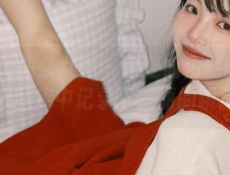 TouTiao头条女神 – 感受曲佑熙的白衣告白，高清图库中记录下美丽的瞬间与情绪