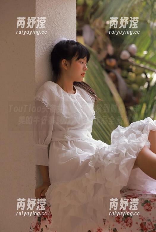 TouTiao头条女神-李由美 TouTiao头条女神 - 从日常到时尚:李由美的牛仔裤魅力,图库作品全景欣赏