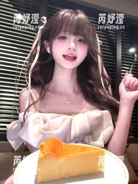 TouTiao头条女神 - 狂热追捧！杨漫妮baby短裙写真合集，精美图册尽显风情