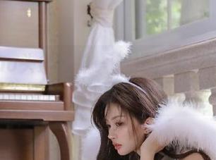 TouTiao头条女神 – 妩媚御姐爱丽莎的作品与图片：自嘲与美丽的碰撞