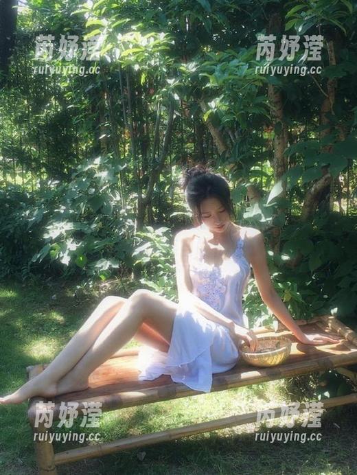 TouTiao头条女神 - 最新写真让你笑：莫晓希的剧情，连自嘲都如此优雅