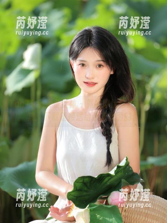 TouTiao头条女神 - 郭婉婷优雅泳装写真集：下载链接送给追求美丽的你