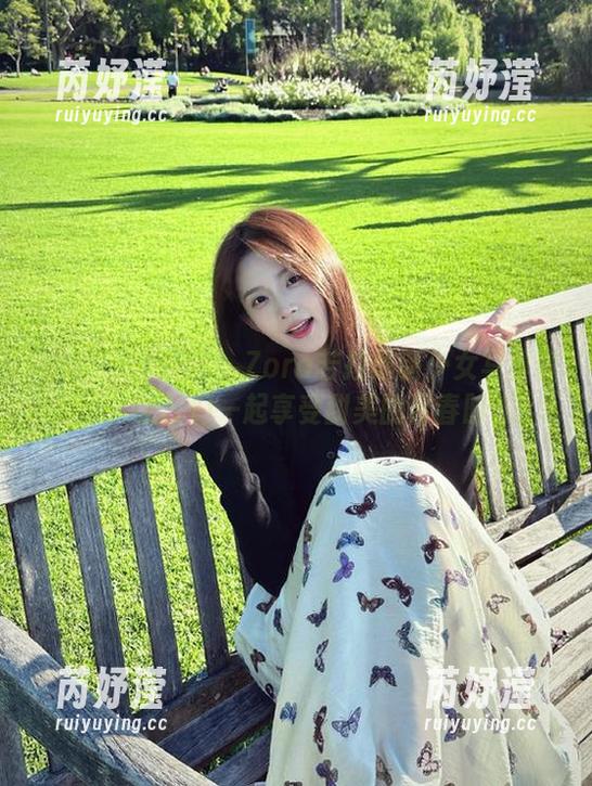 UGirls尤果网 - Zora若拉最新少女写真作品集，让我们一起享受甜美的青春时光！