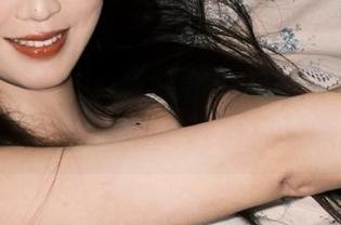 UGirls尤果网 – 张栩菲高清棉袜套图，展现清新自然的冬季时尚风格！