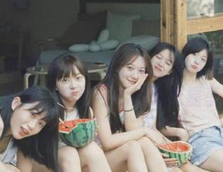 UGirls尤果网 – 独具韵味的景思晴学妹写真套图，视觉与心灵的双重享受