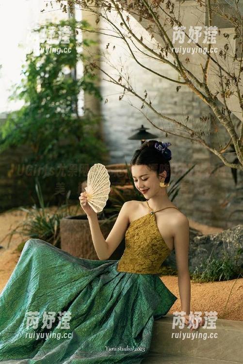 UGirls尤果网-谭晓彤 UGirls尤果网 - 一起欣赏谭晓彤的皮衣风美,精彩写真合集即刻分享