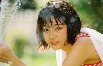 XIAOYU语画界 – 当徐莉芝温柔的眼神遇上写真，壁纸的美丽就这样悄悄降临！