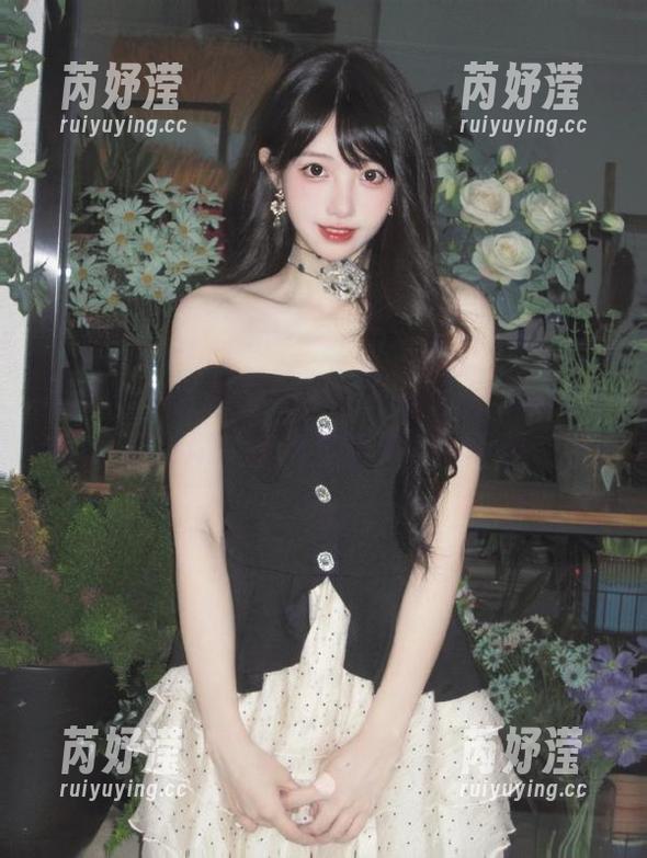 XIAOYU语画界 - 走进杨晨晨Yome的校园写真全集：捕捉那些美好的青春时光
