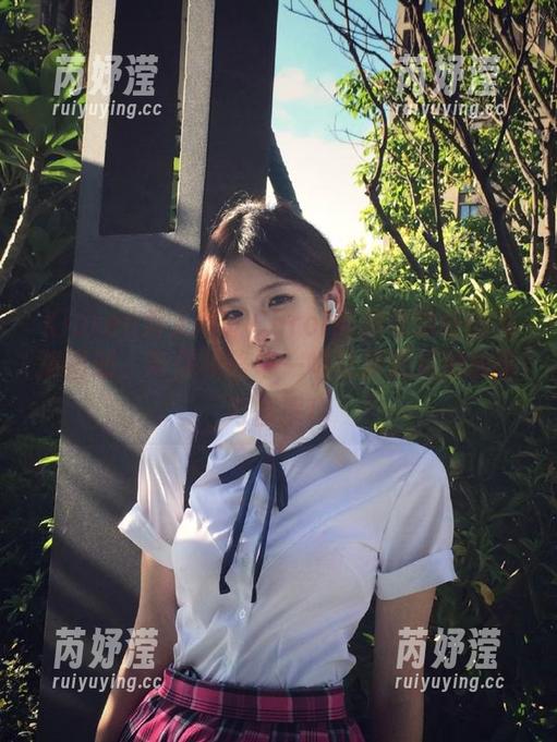 Xiuren秀人网 - Carol周妍希学姐的高清图册，带你领略每一幅写真背后的故事与情感！