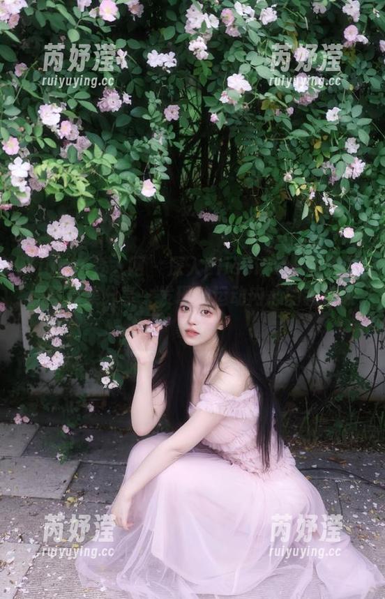 Xiuren秀人网 - 深入Elise谭晓彤的体操服写真集分享，发现她运动内心的独特故事！