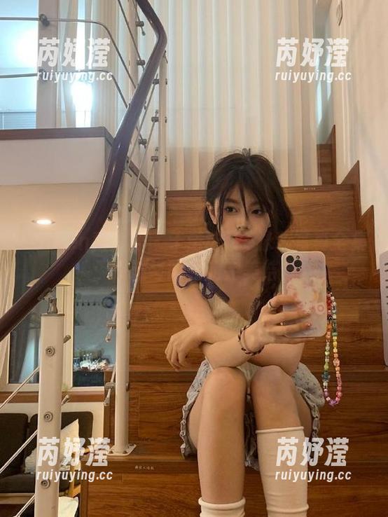 Xiuren秀人网-于诺诺ise Xiuren秀人网 - 于诺诺ise泳装写真全集:海滩与阳光的完美结合