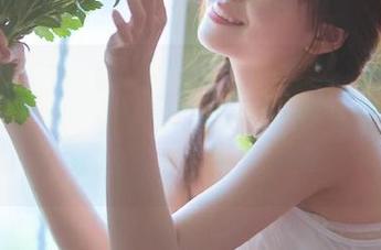 Xiuren秀人网 – 超炫周慕汐fairy写真：镂空内衣与黑丝西装，精彩内容免费下载