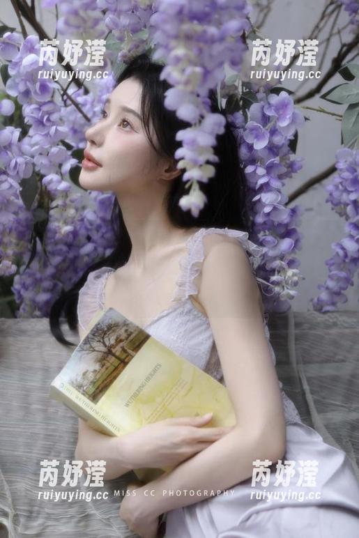 Xiuren秀人网 - 周慕汐fairy短裙高清写真作品，尽显甜美气息与青春气场的完美合奏！