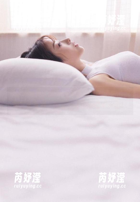 Xiuren秀人网 - 夏诗雯Sally带来的眼镜艺术写真，网盘分享全新感官体验！
