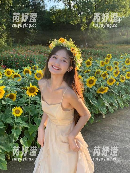 Xiuren秀人网-妲己Toxic Xiuren秀人网 - 定制妲己Toxic黑白写真作品,捕捉每一个瞬间的灵动与诗意