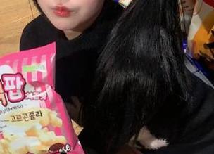 Xiuren秀人网 – 小薯条nienie无圣光美腿写真，图片带你领略性感与优雅的完美碰撞！