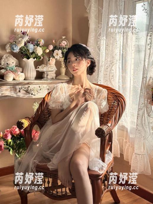 Xiuren秀人网 - 每日美图更新，小蛮妖_honey的透明系列让你心动不已！