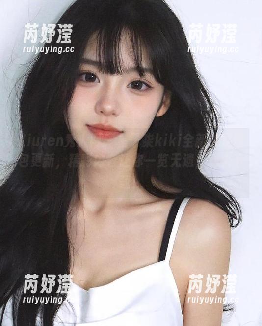 Xiuren秀人网 - 星子柒kiki全新美足图包更新，精彩内容让你一览无遗，速来下载！